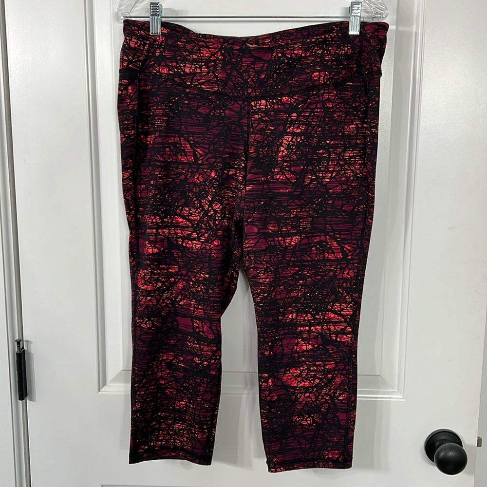Old Navy cropped workout leggings